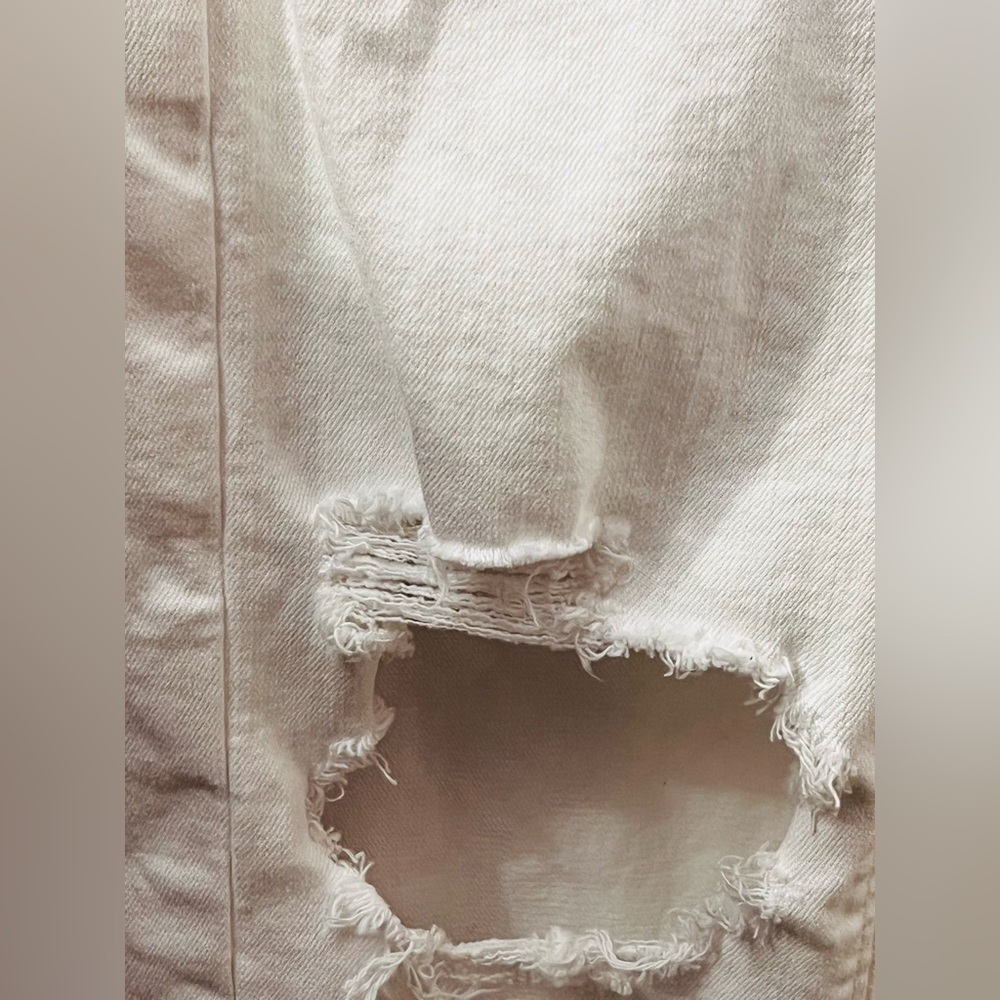 American Eagle outfitters White Ripped  & distressed Stretch Mom Straight Jeans - Picture 7 of 15
